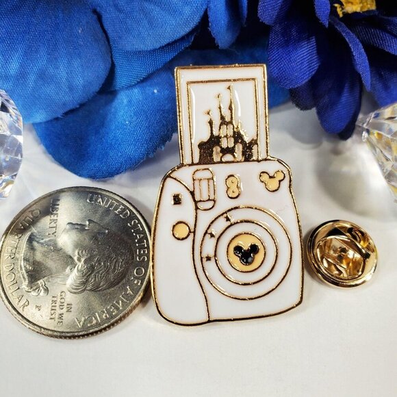 Mickey Mouse Camera Lapel Pin Enamel Brooch Badge Accessories Jewelry Gift Pin - Picture 4 of 5